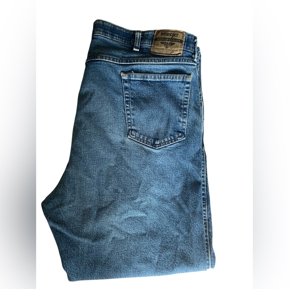 Wrangler Men's Blue Jeans Regular Fit 
44 X 29 Blue Jeans Denim